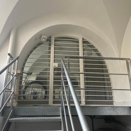 Apartamento Loft “Cinema Galleria” Bari Exterior foto