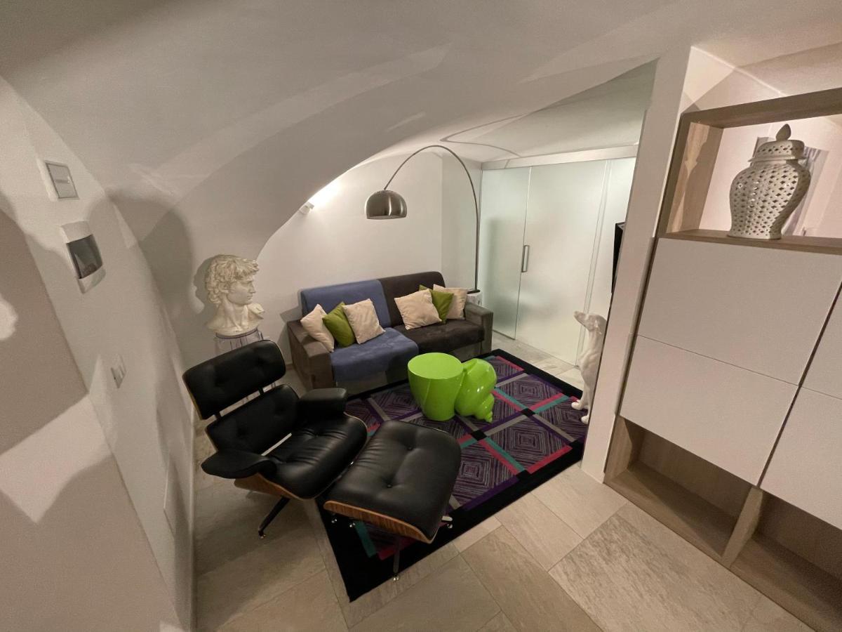 Apartamento Loft “Cinema Galleria” Bari Exterior foto