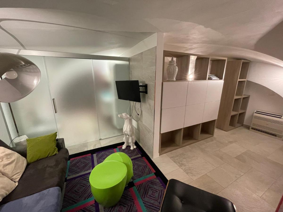 Apartamento Loft “Cinema Galleria” Bari Exterior foto